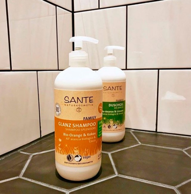 Sante Family Шампунь для блеска волос с Био-Апельсином и Кокосом, 500 мл Sante Family Шампунь для блеска волос с Био-Апельсином и Кокосом, 500 мл