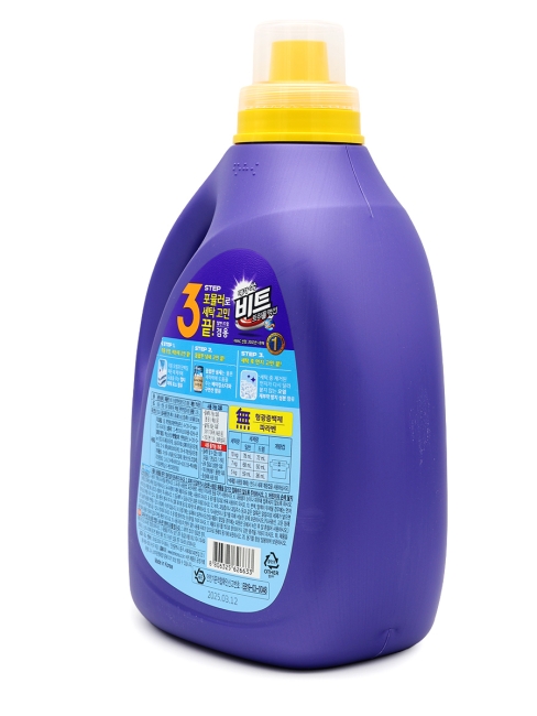 LION Гель концентрат для стирки с ферментами, содой и лимонной кислотой Beat Triple Action, 2800 мл LION Гель концентрат для стирки с ферментами, содой и лимонной кислотой Beat Triple Action, 2800 мл