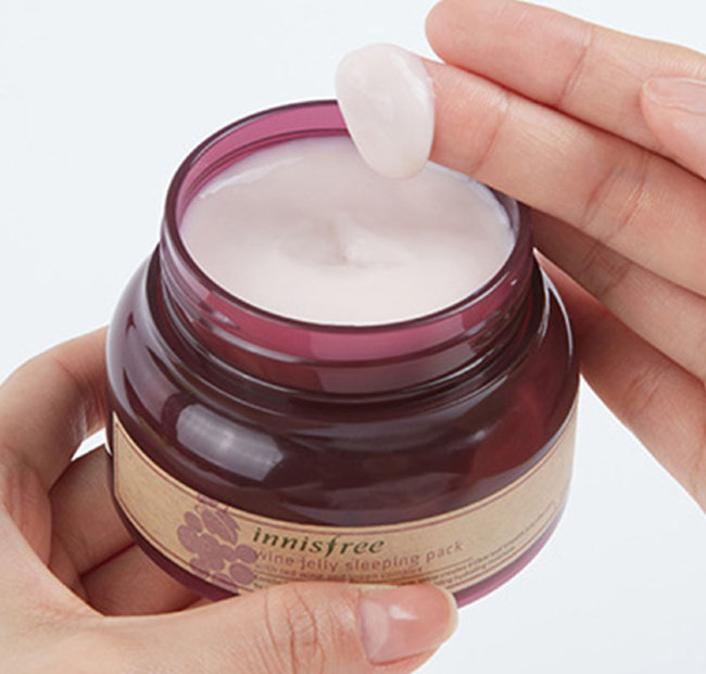 Innisfree Wine Jelly Sleeping Pack Ночная маска для лица с экстрактом красного вина, 80 мл Innisfree Wine Jelly Sleeping Pack Ночная маска для лица с экстрактом красного вина, 80 мл