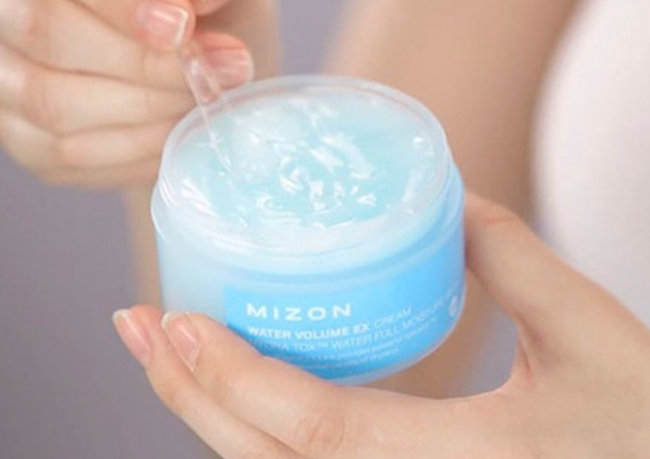 MIZON Water Volume EX Cream Увлажняющий крем со снежными водорослями, 100 мл MIZON Water Volume EX Cream Увлажняющий крем со снежными водорослями, 100 мл