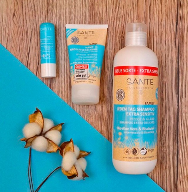 Sante Family Натуральный бальзам для губ Восстановление и уход чувствительной кожи с Био-Ши и Какао 4,5 г