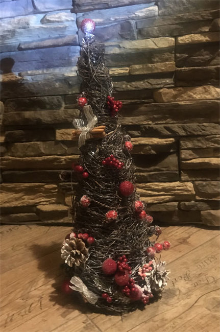 Ёлка ручной работы с подсветкой "Лоза" Ёлка ручной работы с подсветкой "Лоза"