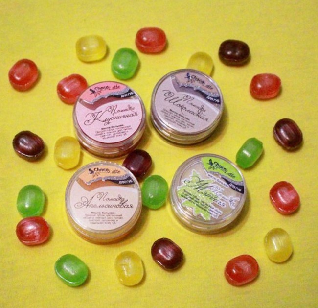 ChocoLatte Бальзам-блеск для губ Помадка Апельсиновая, 10 мл ChocoLatte Бальзам-блеск для губ Помадка Апельсиновая, 10 мл