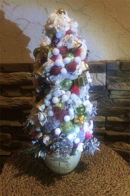 Ёлка ручной работы с подсветкой "Пьеро" Ёлка ручной работы с подсветкой "Пьеро"