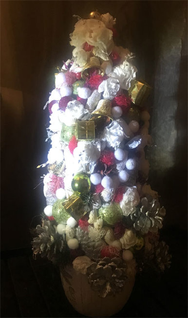 Ёлка ручной работы с подсветкой "Пьеро" Ёлка ручной работы с подсветкой "Пьеро"