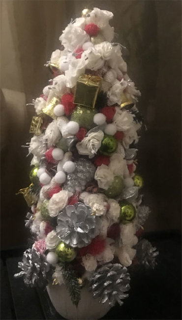 Ёлка ручной работы с подсветкой "Пьеро" Ёлка ручной работы с подсветкой "Пьеро"