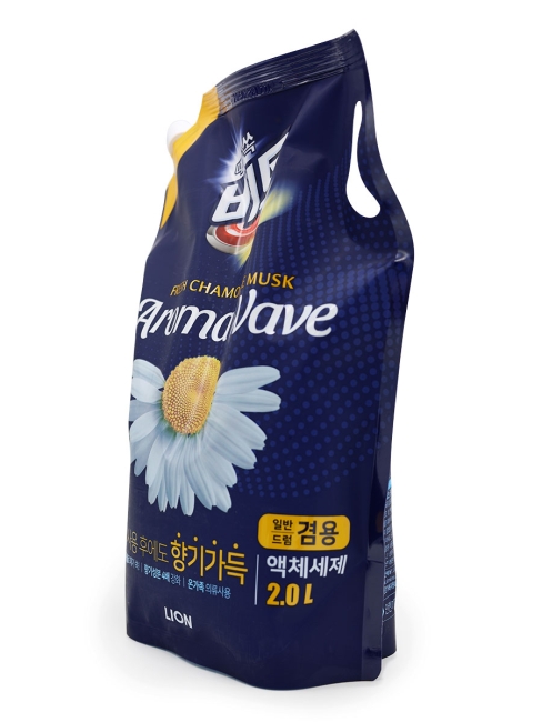 LION Гель концентрат парфюмированный для стирки Cвежая ромашка Aroma Wave Fresh Chamomile Musk, 2000 мл