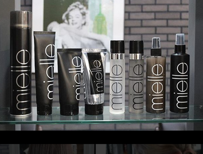 Mielle Black Edition Aqua Rich Moisture Cream Интенсивно увлажняющий крем для волос, 160 мл