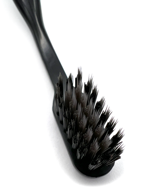 EQ Maxon Зубная щетка со сверхтонкими щетинками двойной высоты с древесным углем и ионами серебра, средней жесткости Оранжевая Dentone Orange, 1 шт