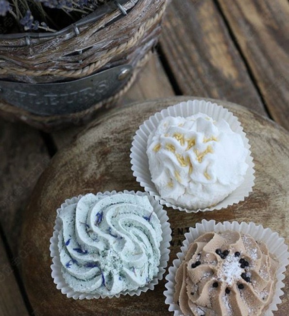 ChocoLatte Пена твердая Ягодная для ванн с маслами грейпфрута, мандарина и ванили, 80 г ChocoLatte Пена твердая Ягодная для ванн с маслами грейпфрута, мандарина и ванили, 80 г