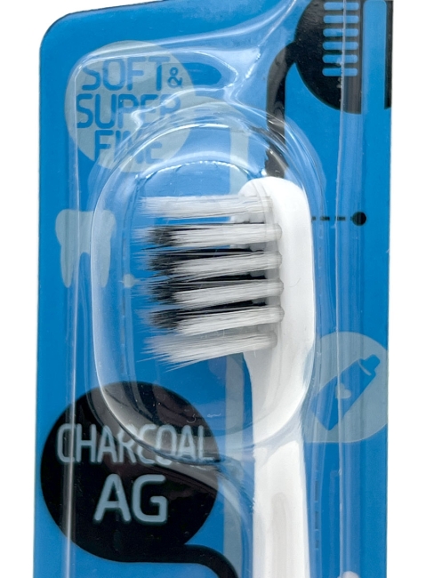 EQ MaxOn Зубная щетка с компактной головкой, сверхтонкими щетинками и тонкой прорезиненной ручкой с Ионами Серебра и древесным углем, средней жесткости Голубая Nano Gold Dentione Blue, 1 шт