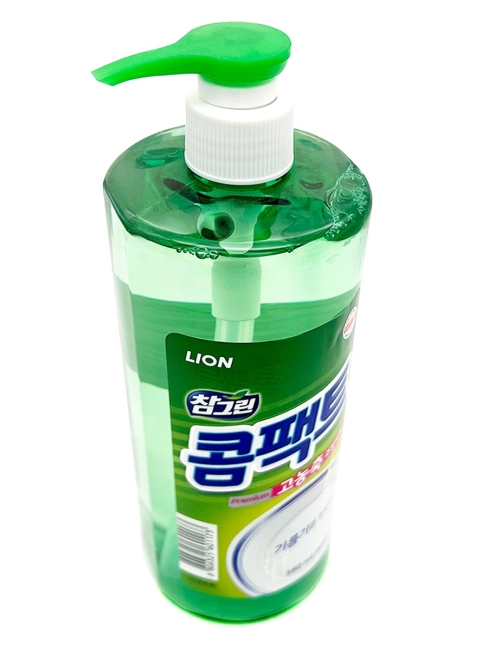 Lion Средство для мытья посуды, овощей и фруктов Зеленый чай Charmgreen Green Tea, 580 мл