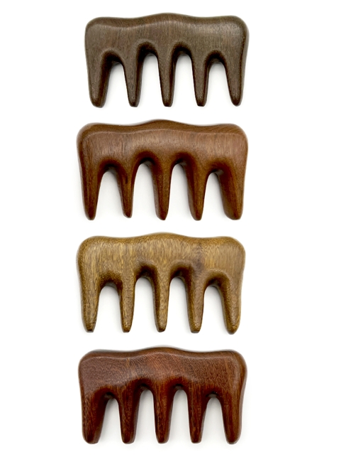 Гребень гуаша для массажа головы и тела Антистресс из полированного сандалового дерева Венера, 9,5 х 5,5 см