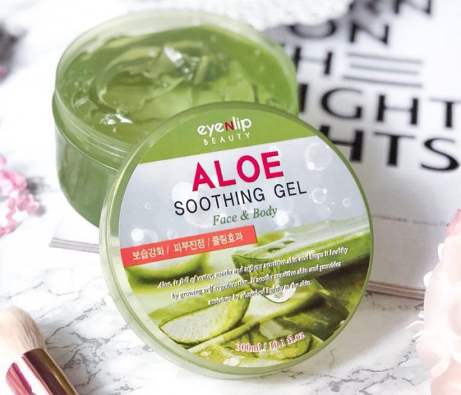 Eyenlip Aloe Soothing Gel Гель для тела с экстрактом алое, 300 мл Eyenlip Aloe Soothing Gel Гель для тела с экстрактом алое, 300 мл