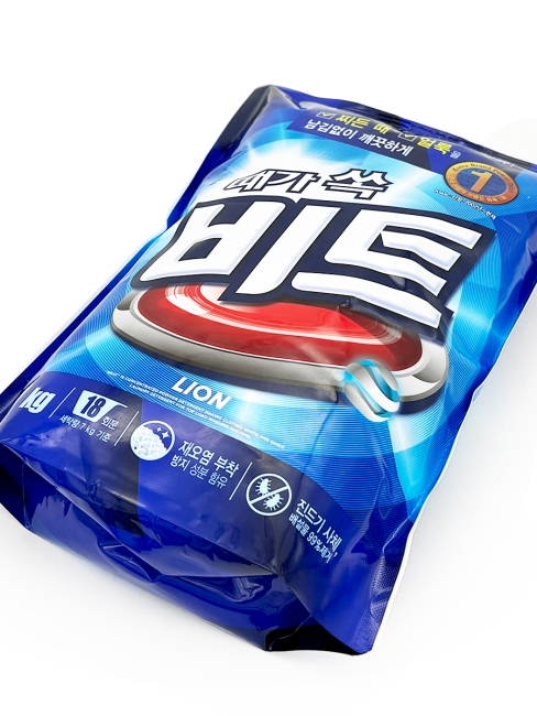 LION Стиральный порошок - концентрат с отбеливателем Beat (Pouch), 1000 г