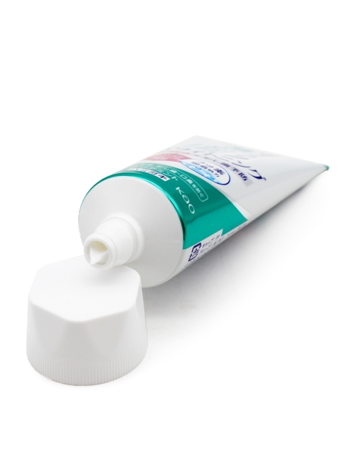 KAO Зубная паста отбеливающая с микрогранулами чистая мята Clear Clean Nexdent Whitening Clear Mint, 120 г