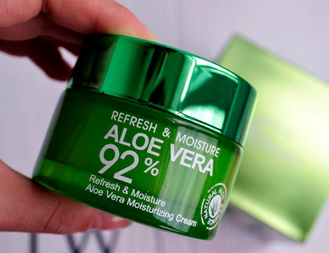 Bioaqua Aloe Vera 92% Moisturizing Cream Освежающий и увлажняющий крем-гель для лица и шеи, 50 г Bioaqua Aloe Vera 92% Moisturizing Cream Освежающий и увлажняющий крем-гель для лица и шеи, 50 г