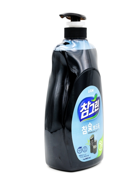 LION Жидкость для мытья посуды с дозатором с экстрактом угля Chamgreen Charcoal Pump, 1000 г