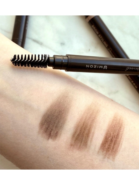 Mizon Автокарандаш для бровей стойкий треугольный с щёточкой серый Brow Styling Pencil Gray, 0,35 г Mizon Автокарандаш для бровей стойкий треугольный с щёточкой серый Brow Styling Pencil Gray, 0,35 г