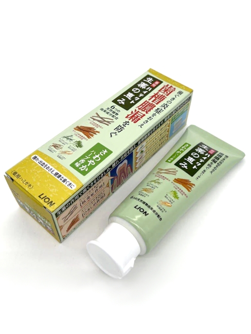 LION Зубная паста "Hitect Seiyaku" для профилактики болезней десен и кариеса с ароматом свежих трав, 90 г