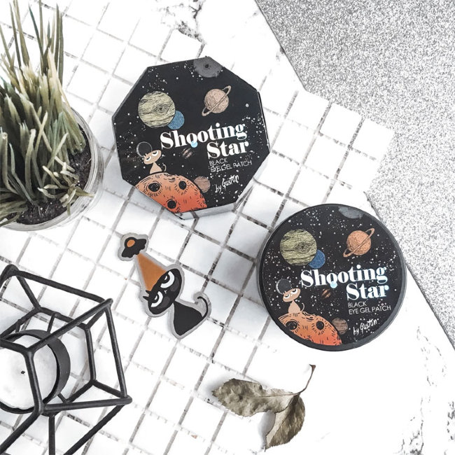 Gaston Тающие чёрные гидрогелевые патчи для осветления кожи вокруг глаз Shooting Star Crystal Eye Gel Patch Black, 60 шт