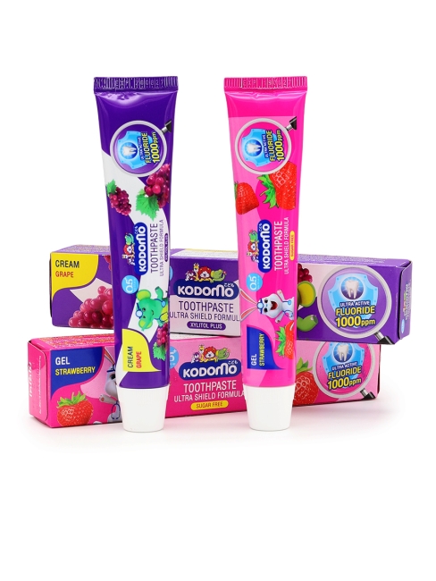 Lion Набор детских зубных паст Kodomo для первых зубов с 6 месяцев - Клубничный гель и Виноградный крем, 2 шт x 40 г