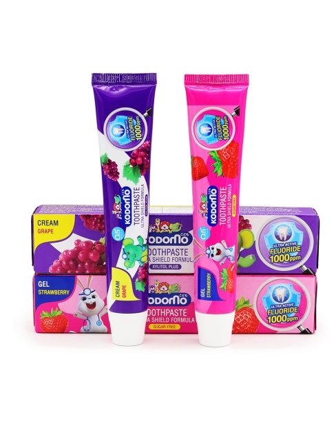 Lion Набор детских зубных паст Kodomo для первых зубов с 6 месяцев - Клубничный гель и Виноградный крем, 2 шт x 40 г