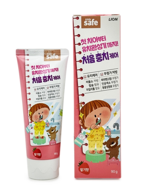 LION Детская зубная паста "Сочная клубника" Kids Safe Toothpaste Strawberry, 90 г LION Детская зубная паста "Сочная клубника" Kids Safe Toothpaste Strawberry, 90 г