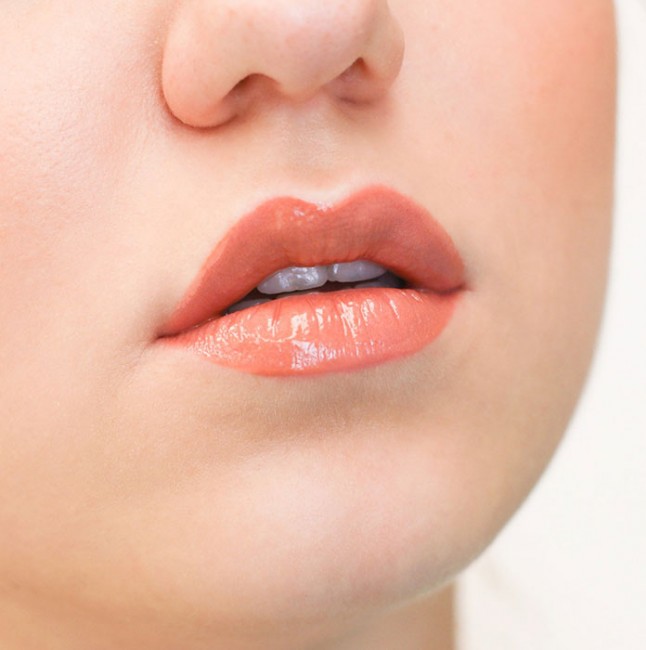 Sante Lip Lacquer Блеск для губ 01 Нюдовый, 9 мл Sante Lip Lacquer Блеск для губ 01 Нюдовый, 9 мл