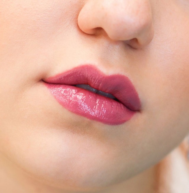 Sante Lip Lacquer Блеск для губ 03 Сливовый, 9 мл Sante Lip Lacquer Блеск для губ 03 Сливовый, 9 мл