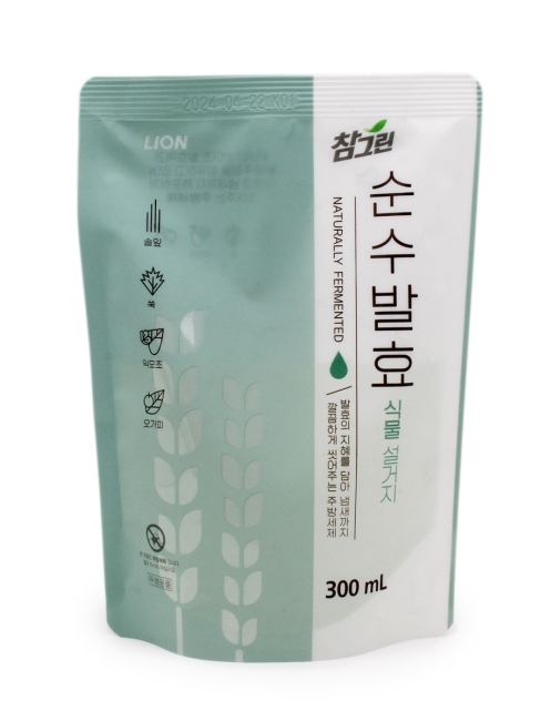 Lion Средство для мытья посуды, овощей и фруктов горные травы Charmgreen Pure Fermenation Refill, 300 мл Lion Средство для мытья посуды, овощей и фруктов горные травы Charmgreen Pure Fermenation Refill, 300 мл