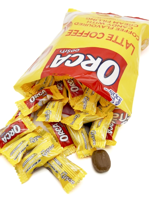 Boonprasert Конфеты карамель леденцовая со вкусом кофе и сливочной начинкой Orca Latte Coffee Flavoured Candy With Cream Filling (50 шт), 140 г Boonprasert Конфеты карамель леденцовая со вкусом кофе и сливочной начинкой Orca Latte Coffee Flavoured Candy With Cream Filling (50 шт), 140 г