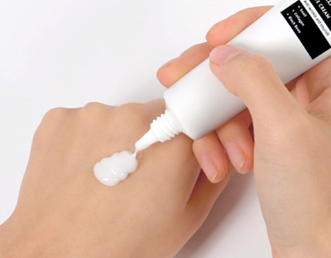 Coxir Black Snail Collagen Eye Cream Крем для области вокруг глаз против морщин с коллагеном и муцином черной улитки, 30 мл Coxir Black Snail Collagen Eye Cream Крем для области вокруг глаз против морщин с коллагеном и муцином черной улитки, 30 мл