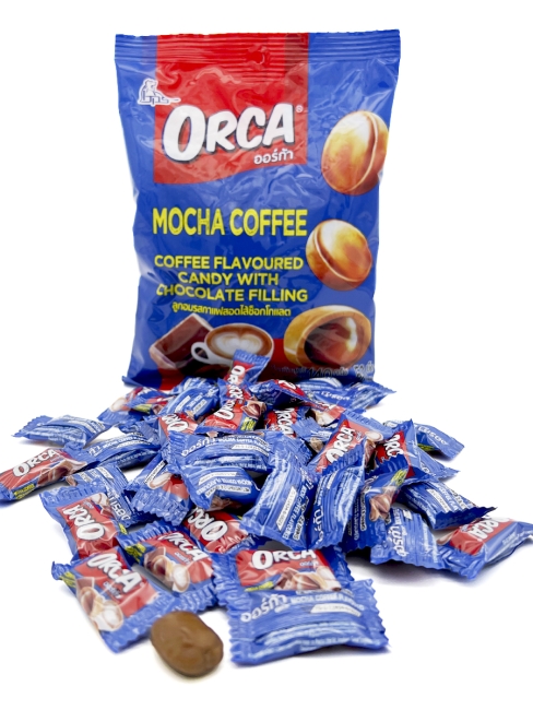 Boonprasert Конфеты карамель леденцовая со вкусом кофе и шоколадной начинкой Orca Mocha Coffee Flavoured Candy With Chocolate Felling (50 шт), 140 г Boonprasert Конфеты карамель леденцовая со вкусом кофе и шоколадной начинкой Orca Mocha Coffee Flavoured Candy With Chocolate Felling (50 шт), 140 г