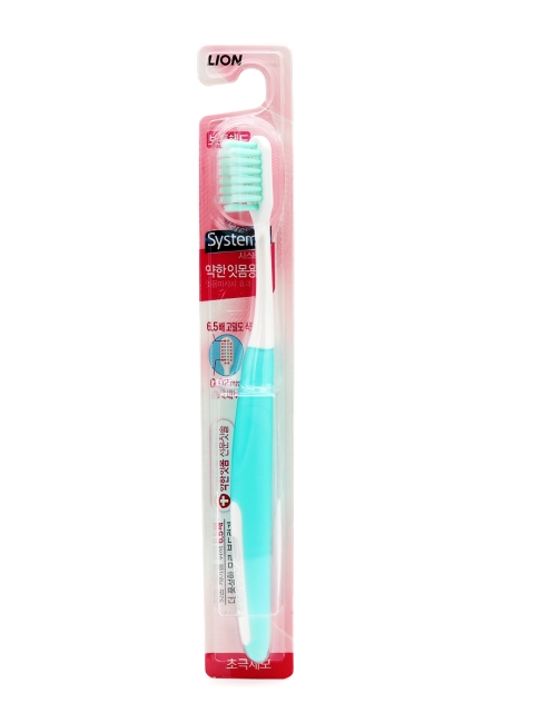 LION Зубная щетка мягкой жесткости в ассортименте Systema Toothbrush For Weak Gums, 1 шт LION Зубная щетка мягкой жесткости в ассортименте Systema Toothbrush For Weak Gums, 1 шт