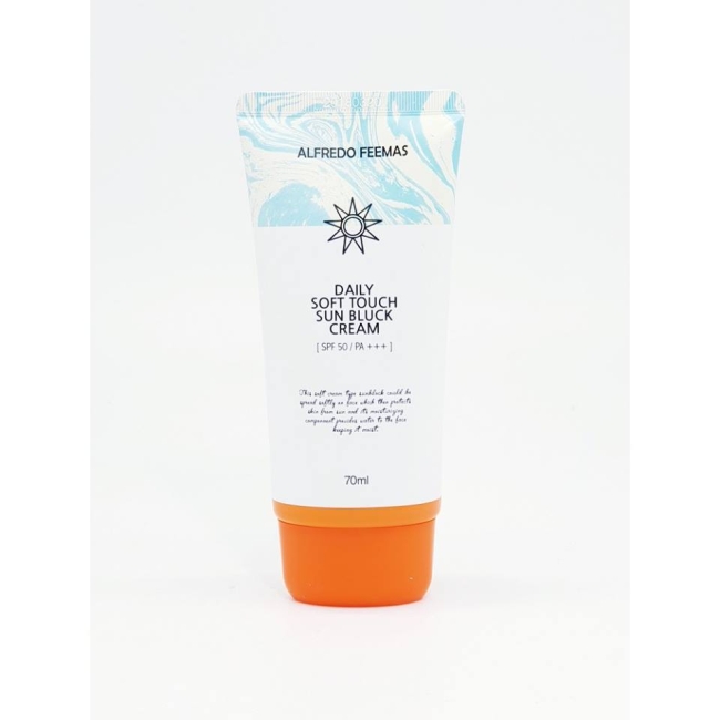 Alfredo Feemas Крем для лица солнцезащитный с увлажняющим эффектом Daily Soft Touch Sun Block Cream SPF50 PA+++, 70 мл Alfredo Feemas Крем для лица солнцезащитный с увлажняющим эффектом Daily Soft Touch Sun Block Cream SPF50 PA+++, 70 мл