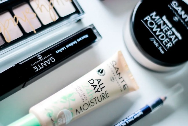 Sante Naturkosmetik All Day Moisture 24h Fresh Skin Foundation Тональный крем № 01 Слоновая кость, 30 мл