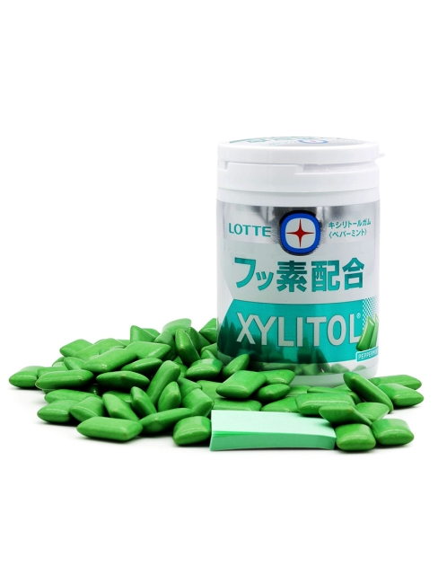 LOTTE Жевательная резинка с ксилитом мятная Xylitol Gum + Fluoride Peppermint Slim Bottle, 125 г LOTTE Жевательная резинка с ксилитом мятная Xylitol Gum + Fluoride Peppermint Slim Bottle, 125 г