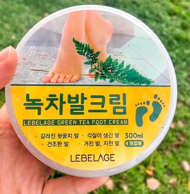 Lebelage Green Tea Foot Cream Крем для ног с экстрактом зеленого чая, 300 мл Lebelage Green Tea Foot Cream Крем для ног с экстрактом зеленого чая, 300 мл