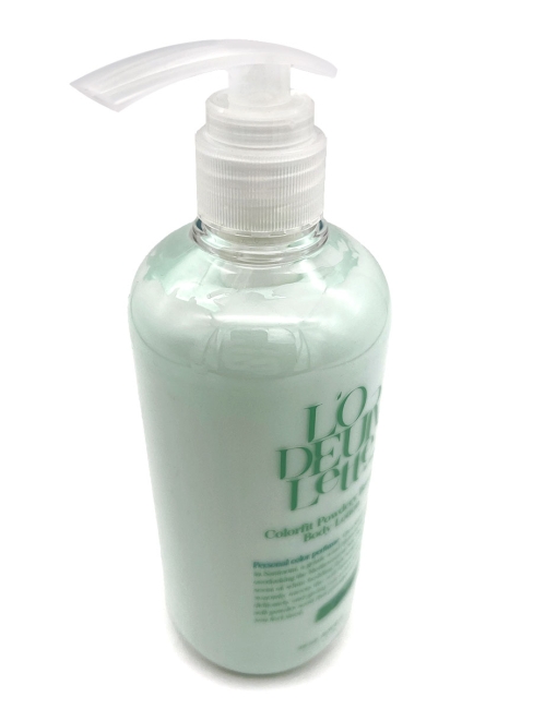 L'odeurlette Парфюмированный лосьон для тела с ароматом бергамота и детской присыпки In England Colorfit Powdery Breeze Body Lotion, 500 мл L'odeurlette Парфюмированный лосьон для тела с ароматом бергамота и детской присыпки In England Colorfit Powdery Breeze Body Lotion, 500 мл