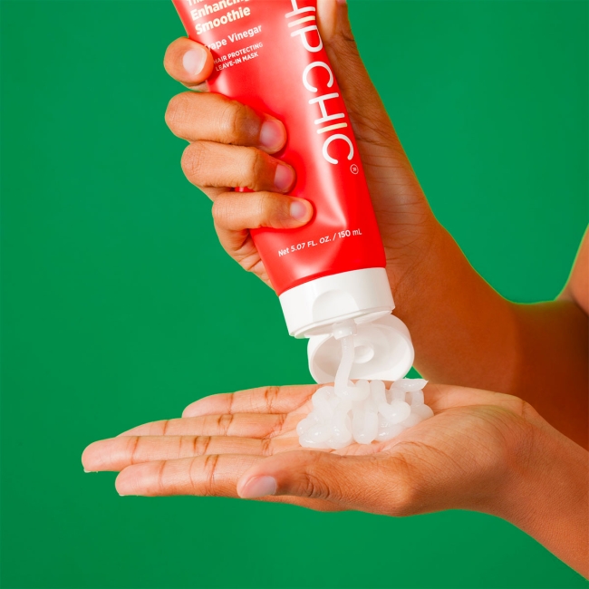 HIP CHIC Увлажняющая несмываемая маска для блеска волос с виноградным уксусом That Shiny Hair Enhancing Smoothie, 150 мл