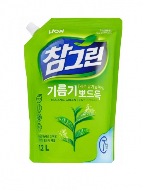 LION Средство для мытья посуды, овощей и фруктов Зеленый чай Chamgreen Green Tea Spout Refill, 1,2 л