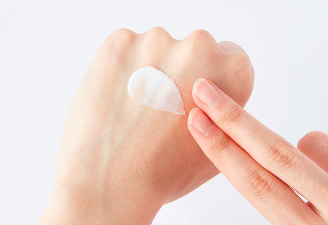 Innisfree Jeju Orchid Eye Cream Антивозрастной крем для кожи вокруг глаз с экстрактом орхидеи, 30 мл