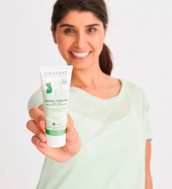 Logona Daily Сare Зубная паста Био-мята перечная, 75 мл Logona Daily Сare Зубная паста Био-мята перечная, 75 мл