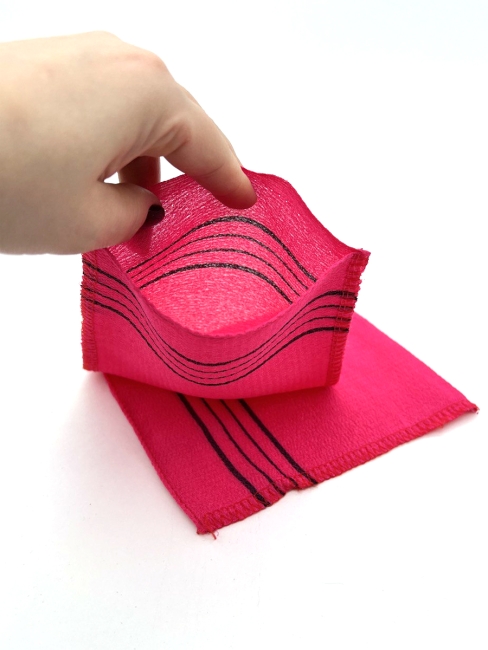 Мочалка для лица с эффектом скраба красная Washcloth, 2 шт