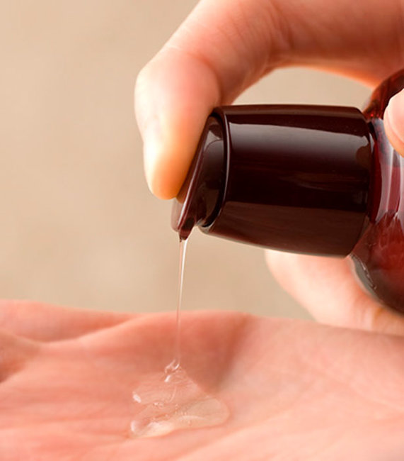 Innisfree Camellia Essential Hair Oil Serum Сыворотка для волос с камелией, 150 мл Innisfree Camellia Essential Hair Oil Serum Сыворотка для волос с камелией, 150 мл