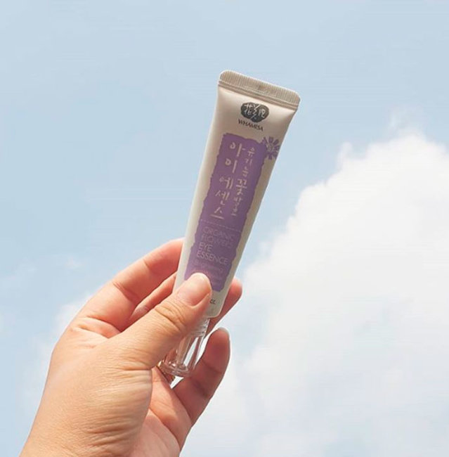 Whamisa Organic Flowers Eye Essence Brightening / Anti-Wrinkle Эссенция для кожи вокруг глаз от морщин и потемнений на основе цветочных ферментов, 30 мл