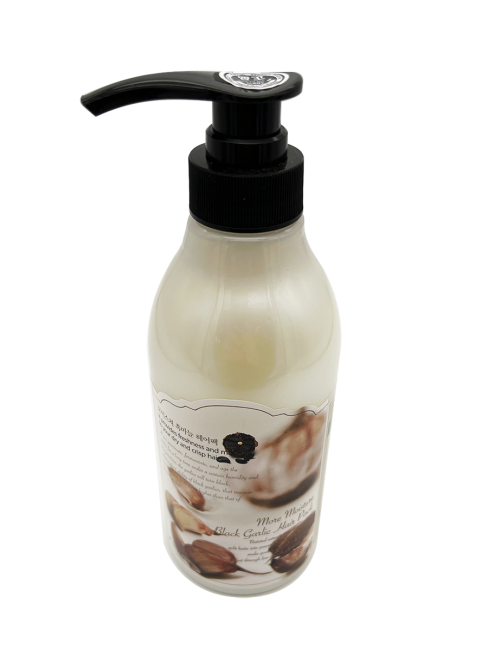 3W Clinic Маска для укрепления волос с экстрактом чёрного чеснока More Moisture Black Garlic Hair Pack, 500 мл