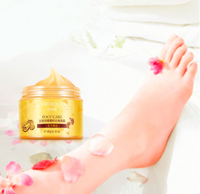 Bioaqua Foot Care Отшелушивающий крем для ног, 180 г Bioaqua Foot Care Отшелушивающий крем для ног, 180 г