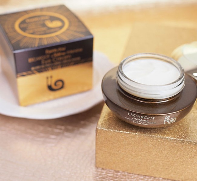 FarmStay Escargot Noblesse Inensive Eye Cream Крем для глаз интенсивно восстанавливающий против морщин с экстрактом королевской улитки, 50 г
